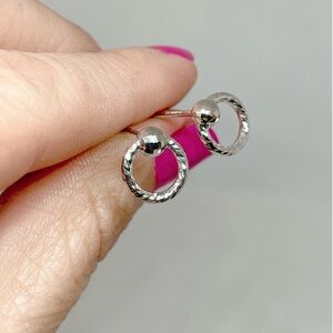 14k White Gold Polished Twisted Circle Stud Earrings
